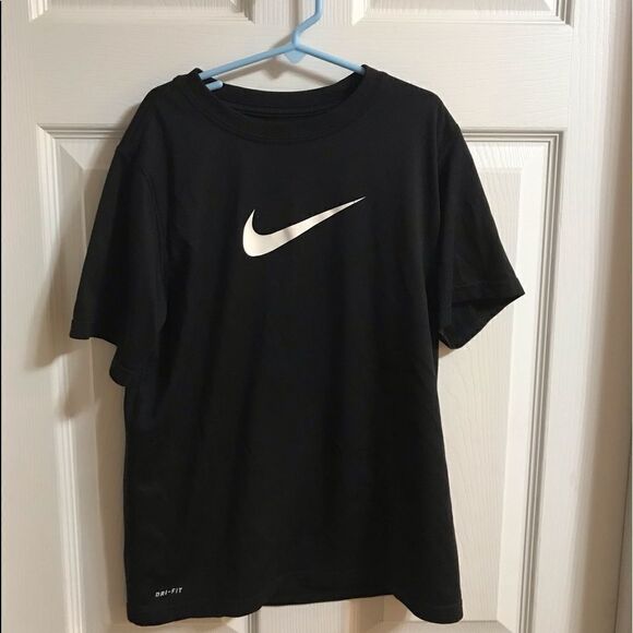 Nike Shirt Size Medium! - Picture 1 of 2